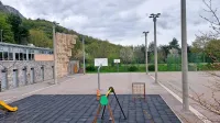 Občina namerava v Kampu Tura postaviti paviljon s pokrito  
plezalno steno in prenočišči. 