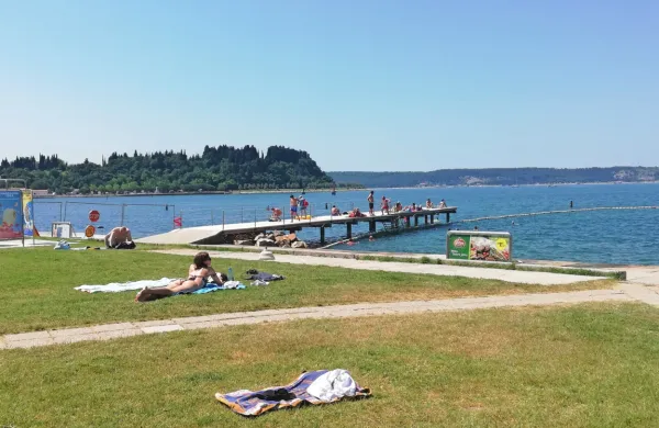 Bo rezervacija prostora na plaži kar z brisačo kmalu preteklost?    