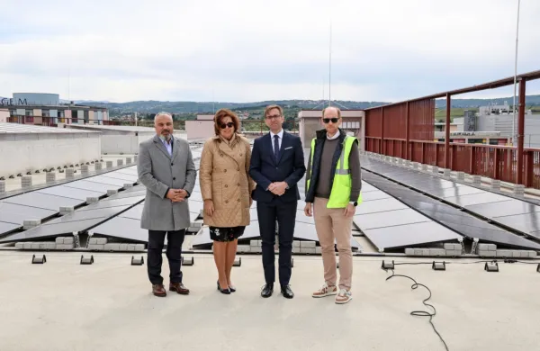 Slovesne otvoritve so se udeležili (z leve) - koprski podžupan Janez Starman, predsednica uprave Luke Koper Nevenka Kržan, državni sekretar 
na ministrstvu za kohezijo in regionalni razvoj Marko Koprivc in član uprave Luke Koper Vojko Rotar.