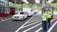 Obmejni prebivalci pravijo, da policisti ne ustavljajo po nepotrebnem. 