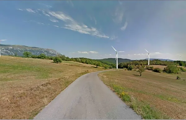 V družbi AAE Gamit so pripravili grafično predstavitev, kako bi bilo 
sedem vetrnic videti v naravi.