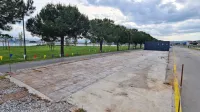Na mestu zdaj že nekdanjih vagončkov bodo od sredine maja do 
konca oktobra za hrano in pijačo skrbeli v dveh gostinskih 
prikolicah.