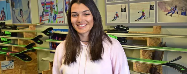 Caterina Sinigoi je po uspešni sezoni  smuči do  poletnih priprav pospravila v delavnico.