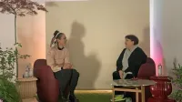 Moderatorka pogovora Dragana Sapanjoš (levo) in umetniška 
direktorica podjetja Moroso Patrizia Moroso