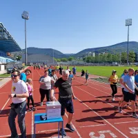 Jubilejna deseta prireditev Tečem, da pomagam je na mestni stadion spet pritegnila &ldquo;pol Gorice&rdquo; (FOTO)