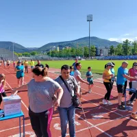 Jubilejna deseta prireditev Tečem, da pomagam je na mestni stadion spet pritegnila &ldquo;pol Gorice&rdquo; (FOTO)