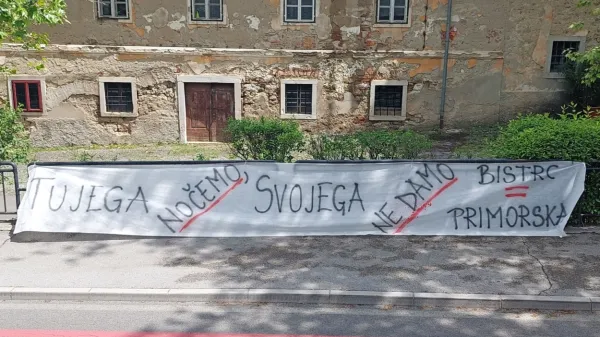 Eden od napisov, ki so se v Ilirski Bistrici pojavili v sredo, daje 
vedeti, da del prebivalstva noče imeti opravlja z občinami 
Primorsko-notranjske statistične regije. 