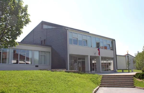 Na OŠ Otlica bo jeseni zaživel oddelek vrtca z dnevnim programom za otroke od treh do šestih let. 