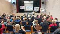 Vrtojbenci so v enem dnevu znova zbrali 200 podpisov, da lahko 
nadaljujejo tožbo, s katero želijo doseči zaprtje asfaltne baze. 