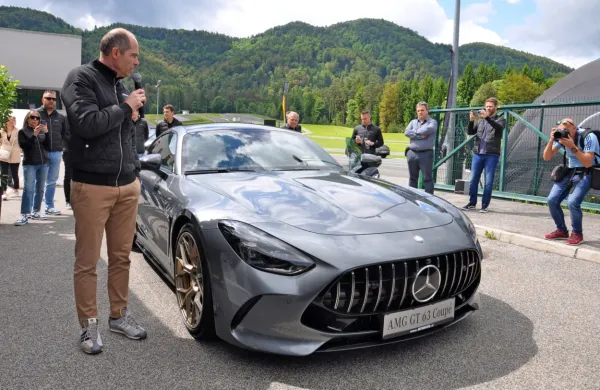 Robert Lešnik pravi, da bodo takšni avtomobili, kot je GT 63 AMG, 
živeli še dolgo. 