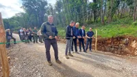 2,3 kilometra dolga protipožarna gozdna cesta na Volkovnjak 
upošteva nove standarde za prometnice v požarno ogroženih 
gozdovih.