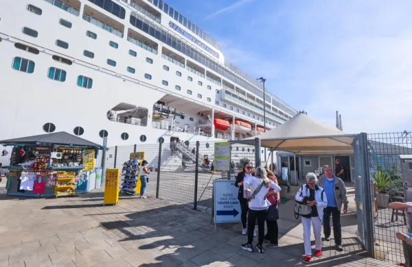 Trenutno je v Kopru potniški terminal improviziran, zato je v 
načrtu, da ga zgradijo povsem na novo. 