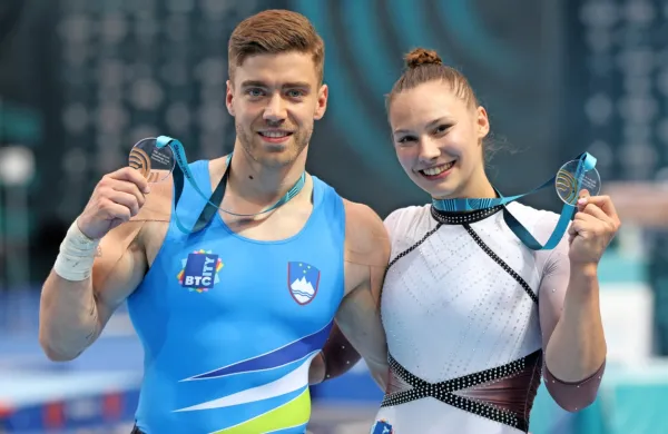 Bronasti Luka Bojanc in zlata Lucija Hribar sta bila v sobotnih 
finalih najuspešnejša Slovenca.