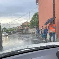 Otroci se med hišami in zidovi nimajo kam umakniti, opozarjajo 
starši šolarjev.  