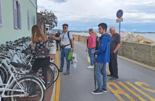 Takoj zjutraj si je kolo izbralo kakih deset Pirančanov.