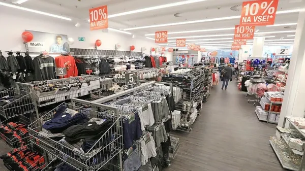 V hrvaških poslovalnicah verige Kik, ki sicer velja za cenovno dostopno, se kupuje tudi za četrtino in več dražje kot v Kiku drugod po Evropi. 
