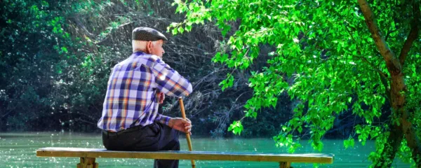 Starostniki in njihovi skrbniki se lahko tudi ustrezno pripravijo na 
poletne vročinske valove. 