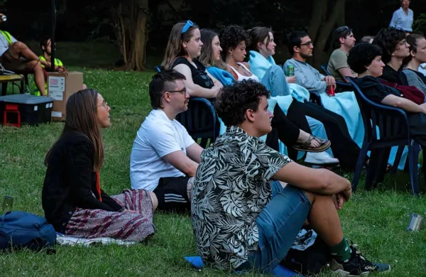 Filmski navdušenci so se minule dni v Izolo zgrinjali od vsepovsod.