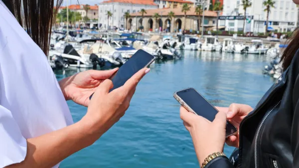  Slovenščina bo  na voljo na vseh Applovih napravah, ki bodo 
podpirale iOS 18. Apple iOS 18 bo za splošno javnost dostopen 
predvidoma septembra.