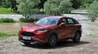 Hondina filozofija za model ZR-V je jasna. To je avto, ki ne jemlje 
pozornosti s pretirano digitalizacijo ali razkazuje mišice.