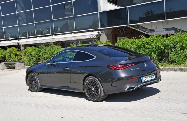 CLE je nastal kot nekakšno nadomestilo po tistem, ko so pri 
Mercedesu ukinili kar dva znana modela.