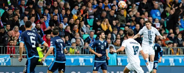 Med izbranci Matjaža Keka za evropsko prvenstvo ni Šempetrca Mihe Zajca (v belem dresu, številka 10).