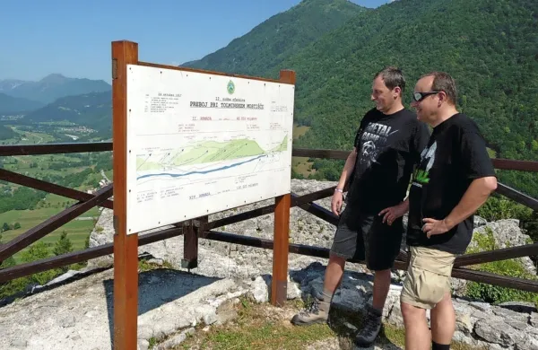 Zelo obiskan Kozlov rob z izjemnimi razgledi po okoliških hribih in 
dolini Soče bodo nadgradili z zgodovinsko turistično ponudbo. 