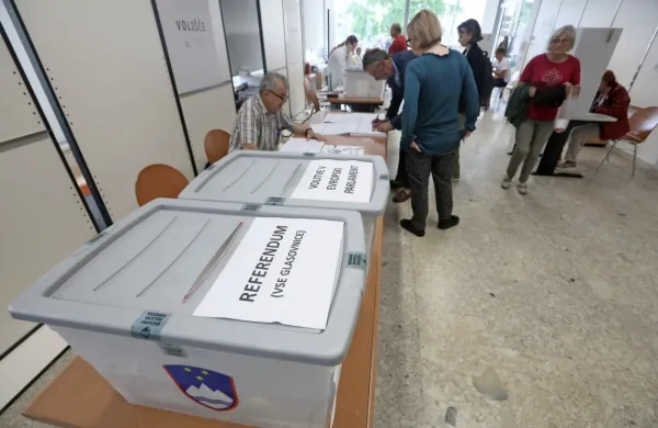 Na glasovanjih na referendumih je bilo bistveno manj neveljavnih 
glasovnic kot na glasovanju na evropskih volitvah. 