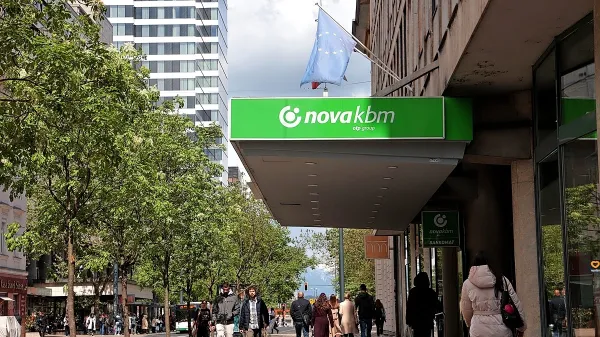 Sedež združene OTP banke bo v Ljubljani, sprva na Slovenski cesti 
58, nato pa v novem poslovnem centru Emonika, ki ga gradijo 
Madžari.
