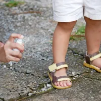 Otroška koža je običajno še bolj občutljiva na ugrize žuželk.