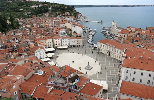 Do 12. julija lahko občanke in občani oddajo predloge, ki bi jih radi 
videli uresničene v svojih krajevnih skupnostih. Katere bodo 
izbrali, bodo odločili septembra z glasovanjem. 