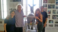  

Nad koprsko razstavo so se  navduševali (z leve) Dragana Milutinović in Zlatko Burić - Kićo ter Tanja Vrvilo in Damir Bartol - 
Indoš.