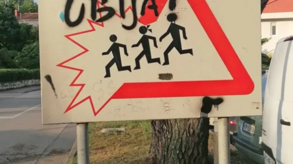  Koliko je resnice v tem napisu?