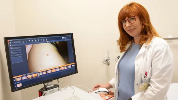 Dermatologinja Katarina Šmuc Berger  se pri svojem vsakodnevnem delu v Splošni bolnišnici Izola največ srečuje tudi z 
bolniki z malignimi/ premalignimi obolenji kože.