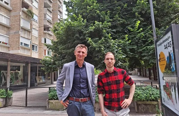 Miran Lavrič (levo) in Tibor Rutar sta podrobno predstavila 
rezultate raziskave o mladih.
