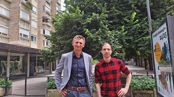 Miran Lavrič (levo) in Tibor Rutar sta podrobno predstavila 
rezultate raziskave o mladih.