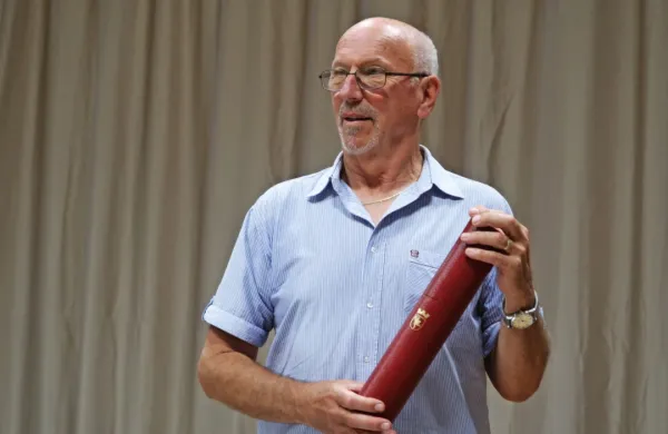 Učitelj, mentor in brezmejni prostovoljec Nace Breitenberger je častni 
občan Občine Idrija.