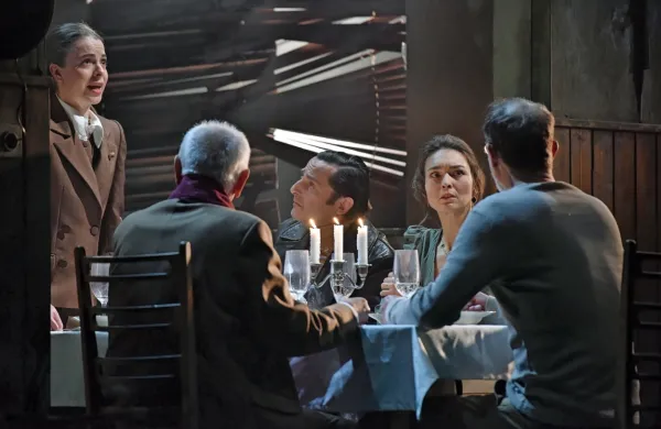 Antigono SNG Nova Gorica bodo septembra odigrali na festivalu 
Gledališče na križišču (Teatar na raskršću) v Narodnem gledališču 
v Nišu. 