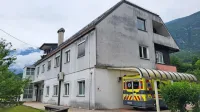 V Zdravstvenem  domu Tolmin  skušajo kadrovsko vrzel  v Bovcu 
zapolniti  z delnim nadomeščanjem, okrepili bodo sestrsko ekipo 
in z julijem odprli ambulanto za neopredeljene.