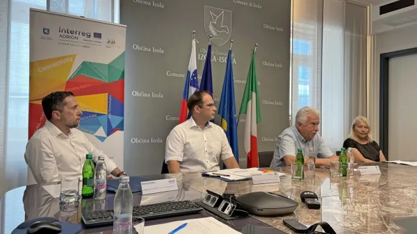 Eno morje idej so včeraj v Izoli predstavili (z leve)  Primož Patru, Iztok Škerlič, Milan Bogatić in Nataša Čerin.