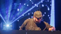 Denis Jašarević alias Gramatik živi in ustvarja v New Yorku.