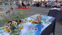  Pogovor o zadnji zbirki zgodb Marjana Tomšiča je na Mudo privabil 
številno občinstvo. 