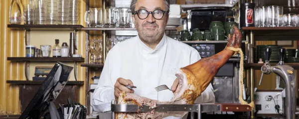 Yves Cambdeborde velja za ključnega začetnika “bistromanije” v 
Parizu, ki se je razširila po vsem svetu.