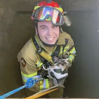 Matej  Furlanič    z  rešenim  mačjim  mladičkom