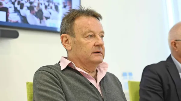 Dogajanje kaže, da ima Fides v zdravniških vrstah precej nižjo 
podporo, kot želi vodstvo sindikata prikazati v javnosti. Na 
fotografiji je predsednik Fidesa Damjan Polh. 