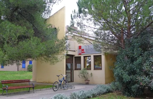 Projekt sončne elektrarne na knjižnici  je ocenjen na 68.000 
evrov.