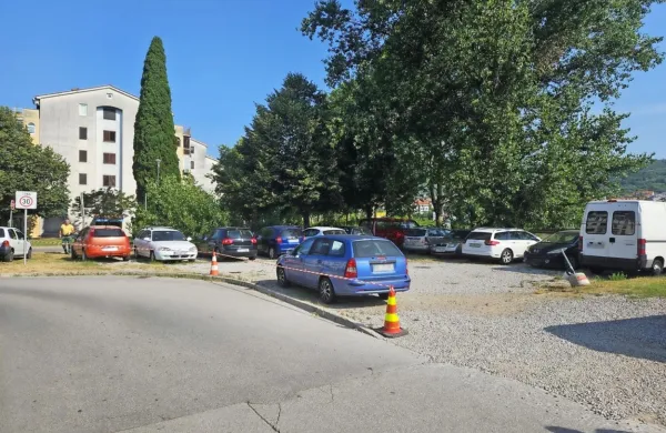 V Luciji urejajo parkirišča