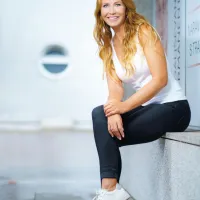 Mirjam Poterbin je pri 50. videti čudovito mladostna.