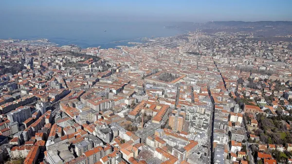V Trstu kvadratni meter stanovanja v povprečju stane 2247 
evrov.