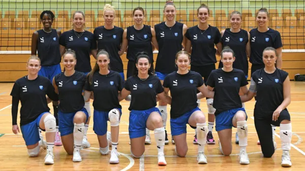 V slovenski reprezentanci je kar  šest nekdanjih igralk novogoriške 
ekipe.